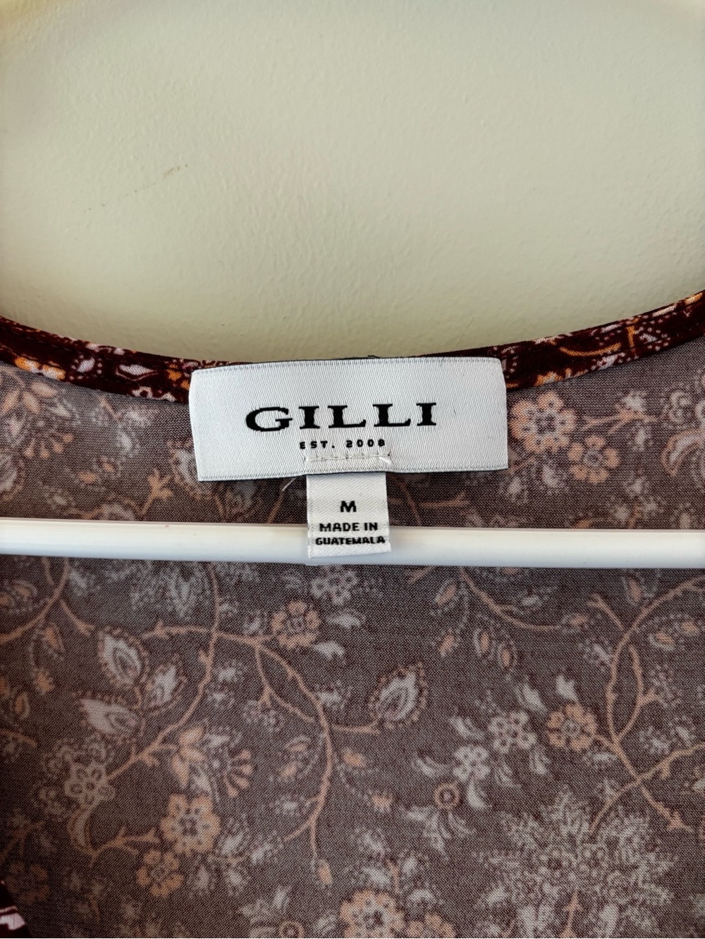 Gilli Women's Brown Floral Wrap Top Size Medium - Picture 3 of 5